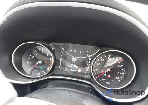 2019 Jeep Compass Latitude 4X4 z USA, uszkodzony, nr VIN 3C4NJDBB1KT668615